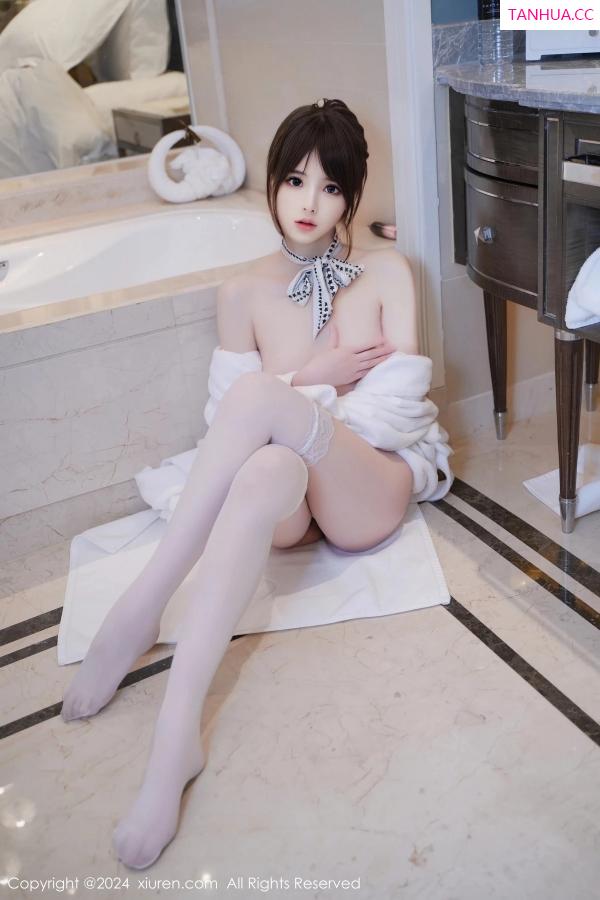   [XiuRen]高清写真图 2024.03.01 No.8162 梦灵儿Mini 丝袜美腿第6张图片